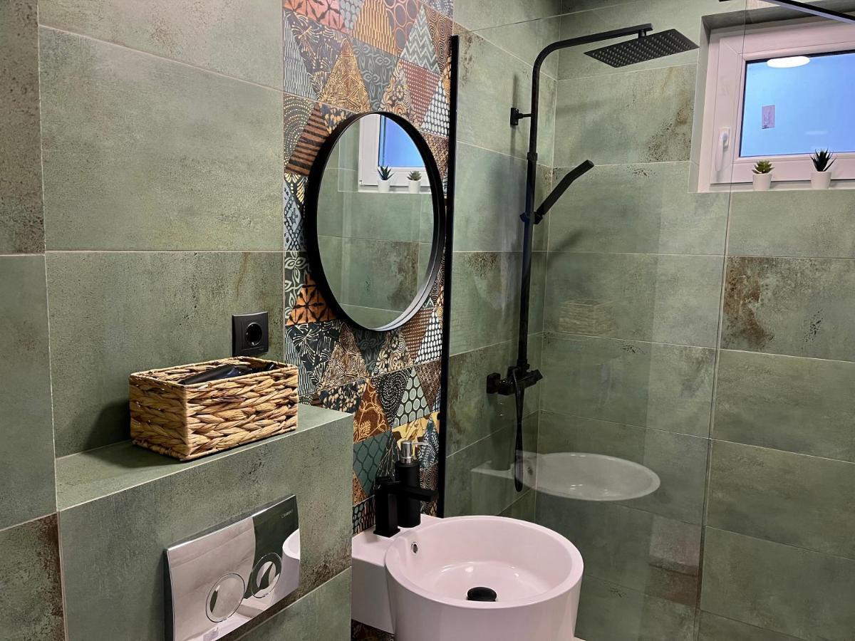 Alexander Cozy Apartment FREE PRIVATE PARKING Mediaş Zewnętrze zdjęcie